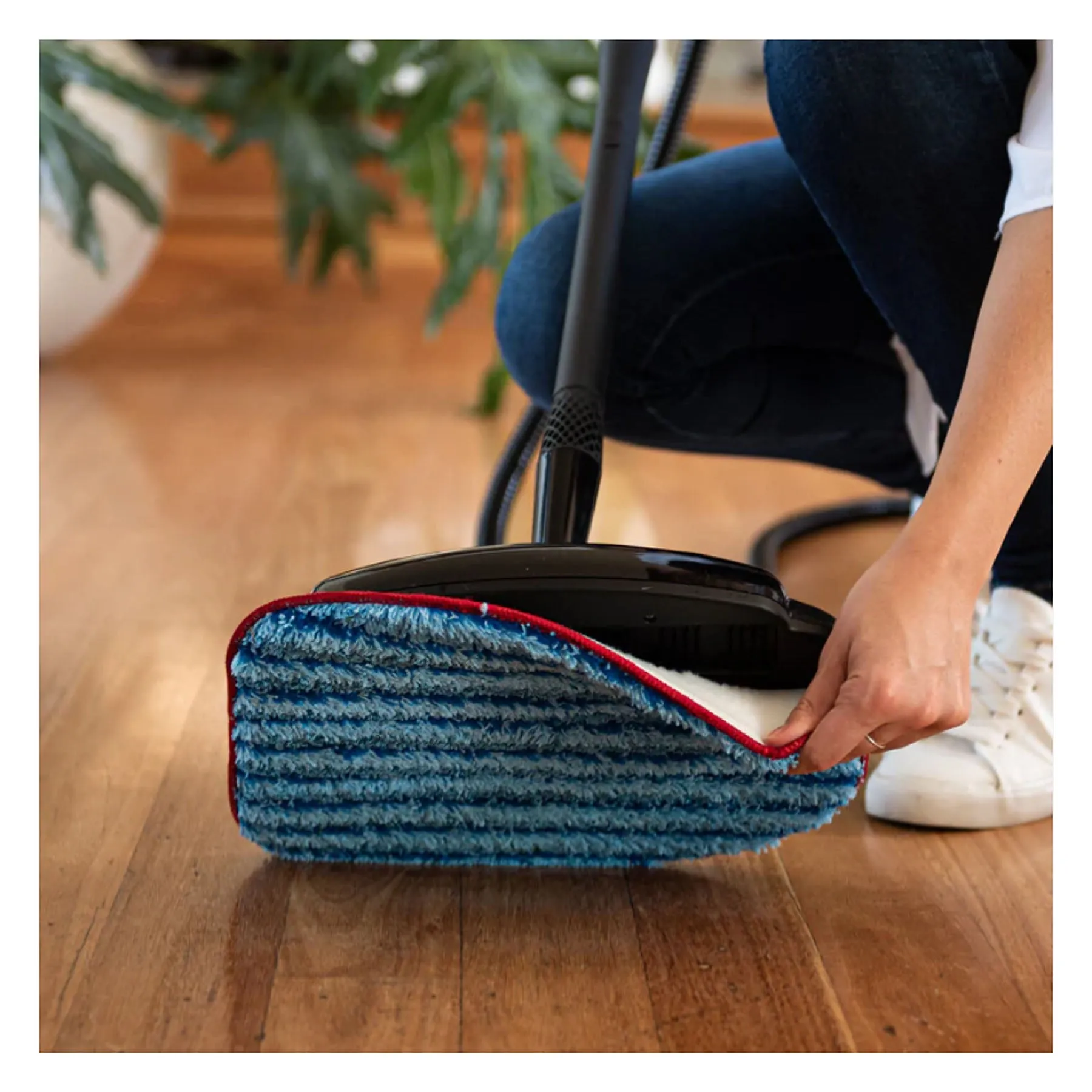 McCulloch A1375-101 Scrubbing Microfiber Mop Pad (2-Pack)