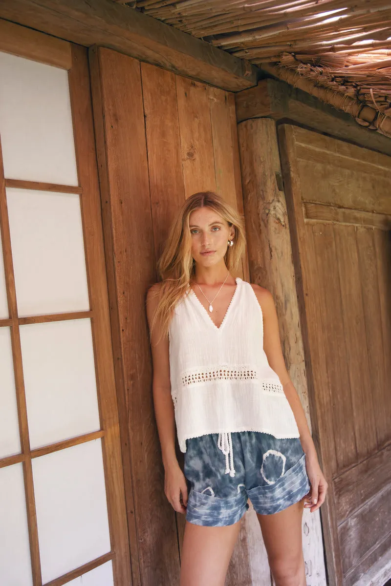 QUIET SPACES TOP - WHITE